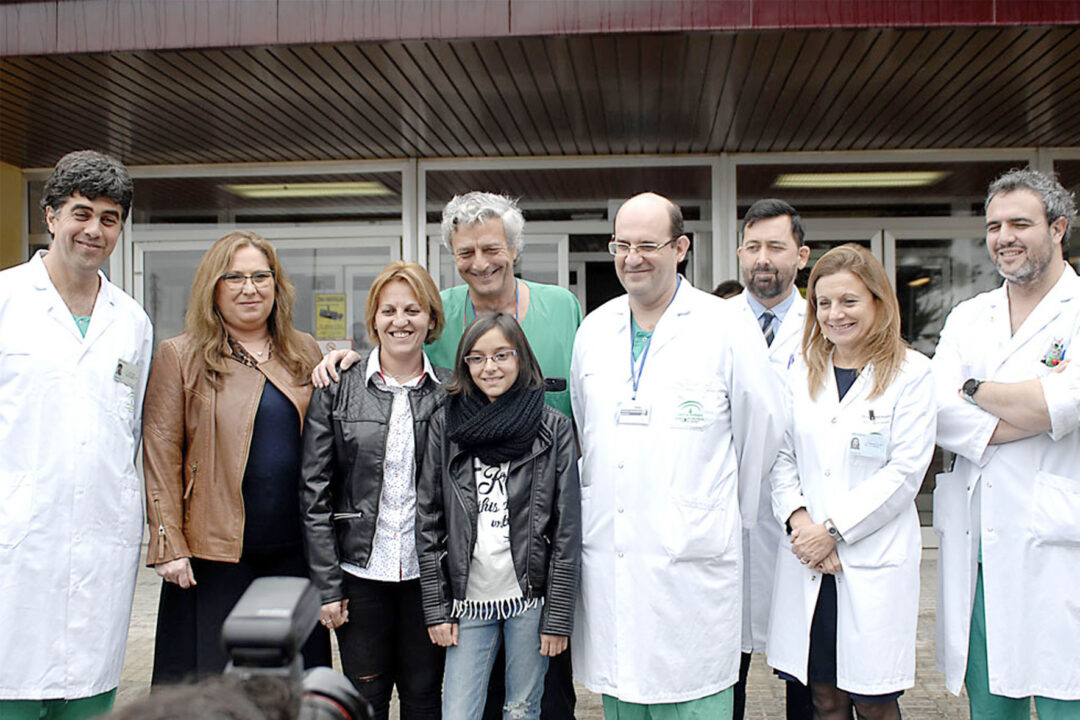 Realizan el primer trasplante hepático auxiliar infantil de donante vivo por laparoscopia
